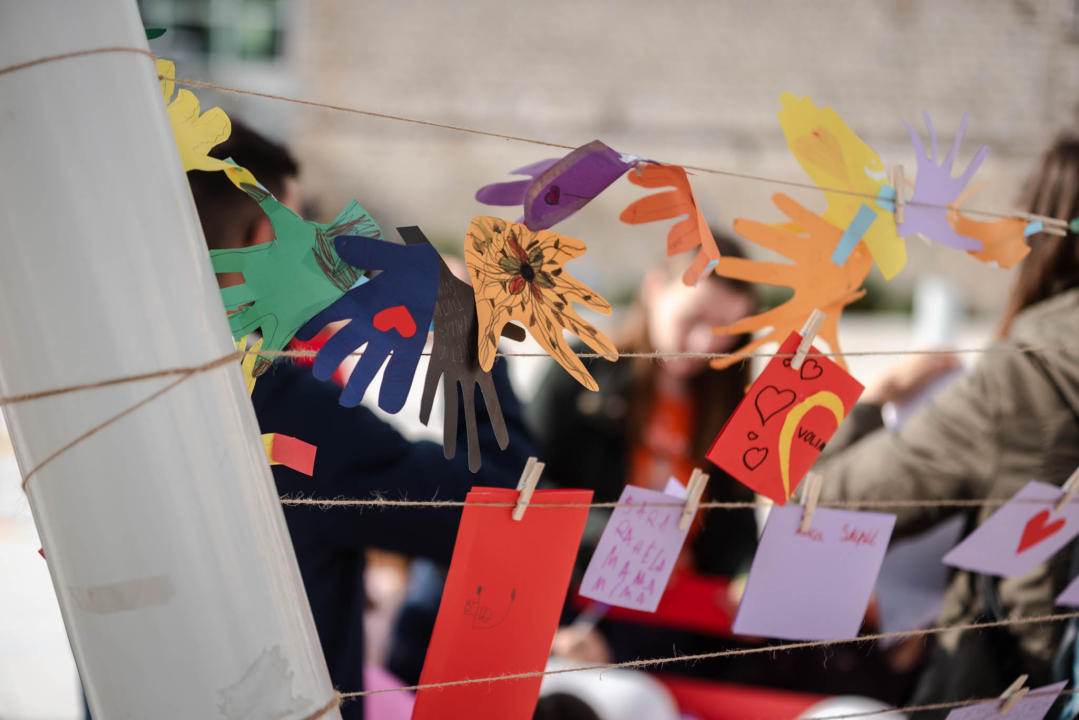 Kiša ubila romantiku Valentinova u Šibeniku: Na Poljani ruže, dječak Paško, nešto djece i slučajni prolaznici