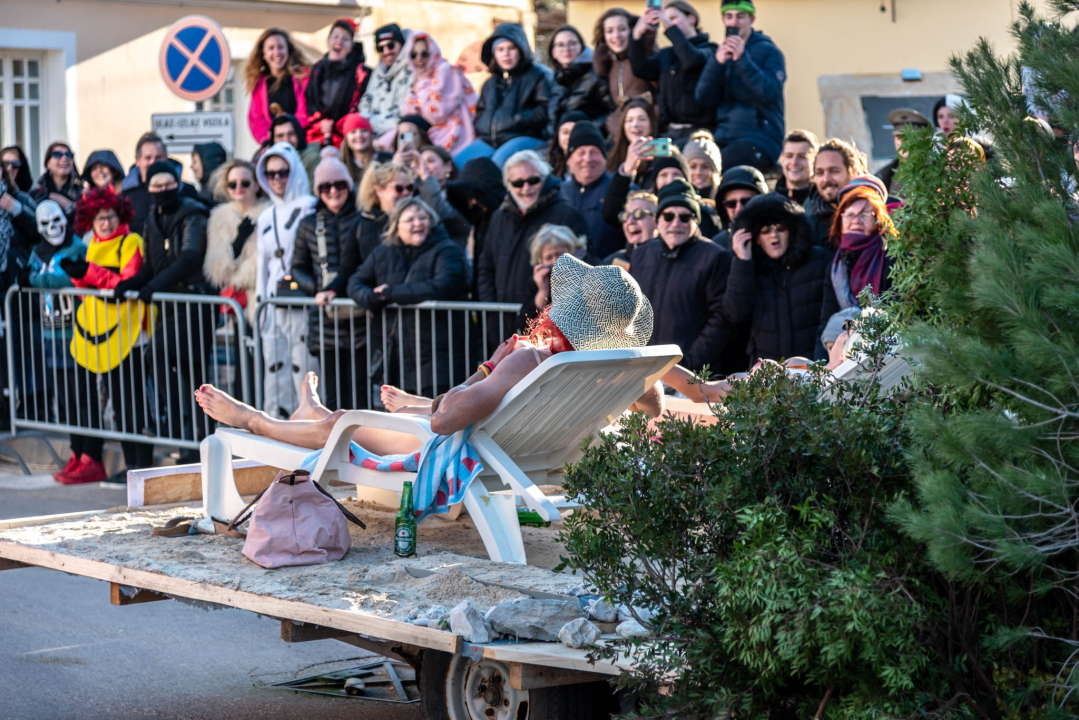 Bake opet napravile ludilo uz ‘Masturbatore s Murtera’, ‘Benkovački sajam’, liječnike i janjetinu