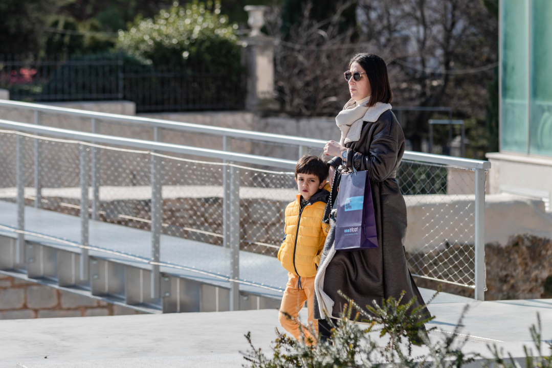 Šibenskim ulicama ovih dana vladaju urbane kombinacije začinjene sunčanim naočalama: Evo koje smo izdvojili   