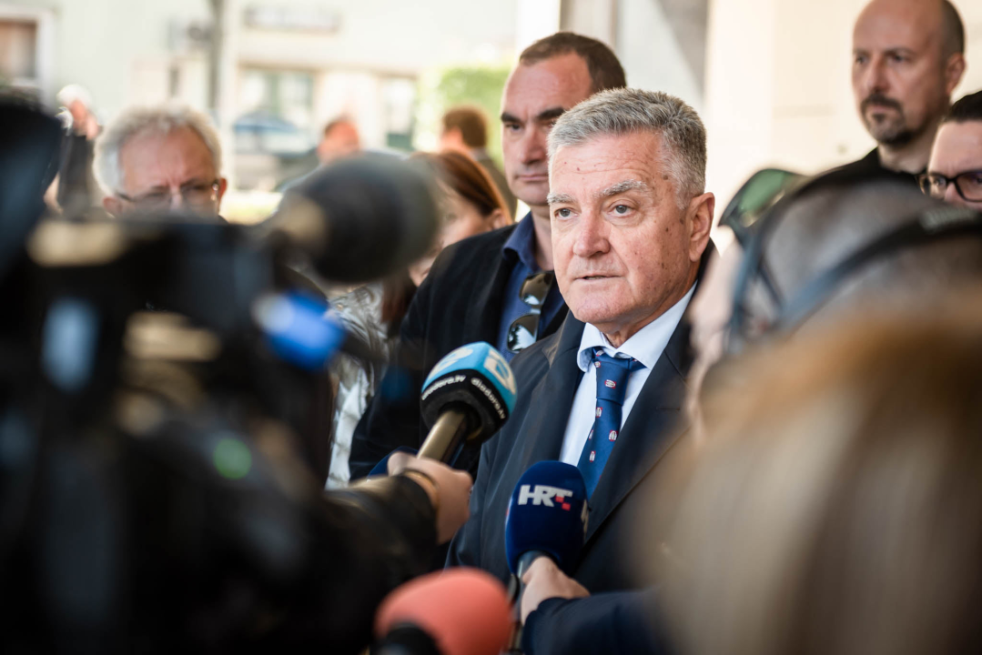 Prilično loša predstava na sjednici Županijske skupštine u drniškom kinu: Bilo je i kokica 