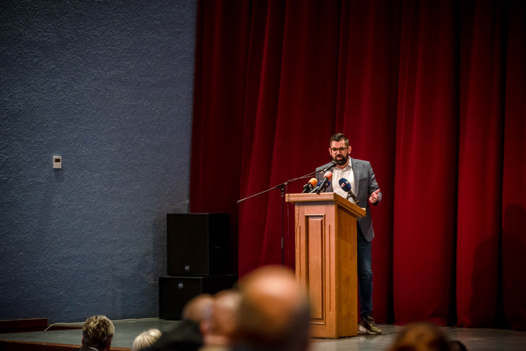 Prilično loša predstava na sjednici Županijske skupštine u drniškom kinu: Bilo je i kokica 
