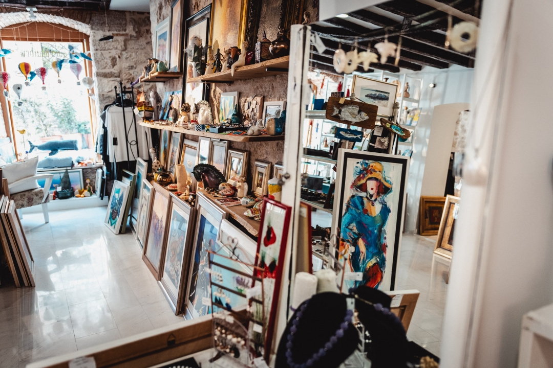 U Galeriji Juraj Dalmatinac potražite umjetnine Vaska Lipovca i Dragice Cvek Jordan po sniženoj cijeni