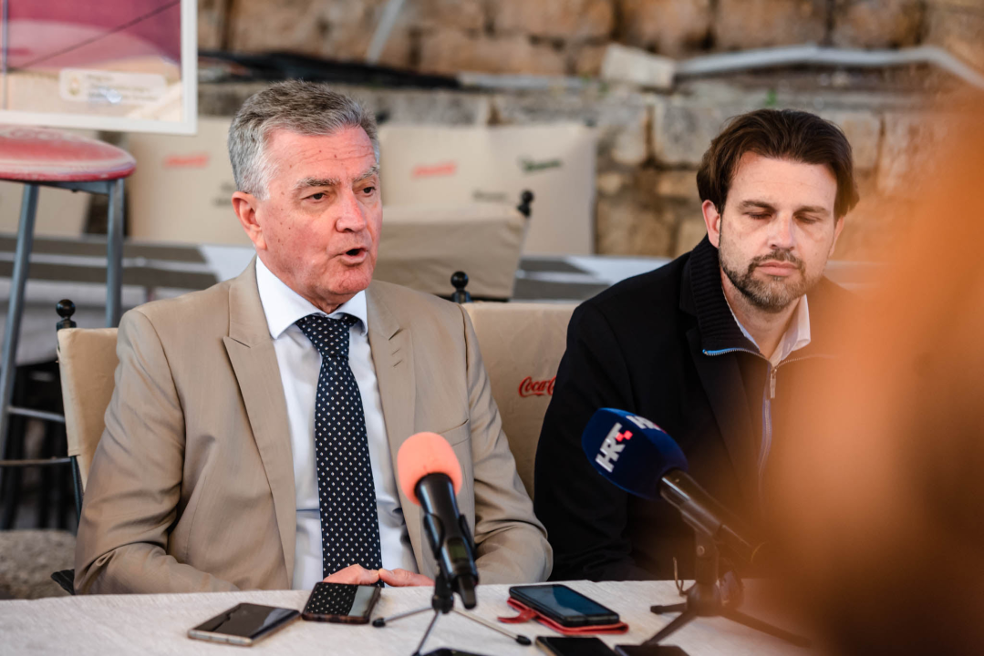 Preko 100 godina stara zgrada u Kalelargi napokon obnovljena: 'Da Grad nije išao s akcijom, ne bi je obnovili. Sada mirnije živim' 