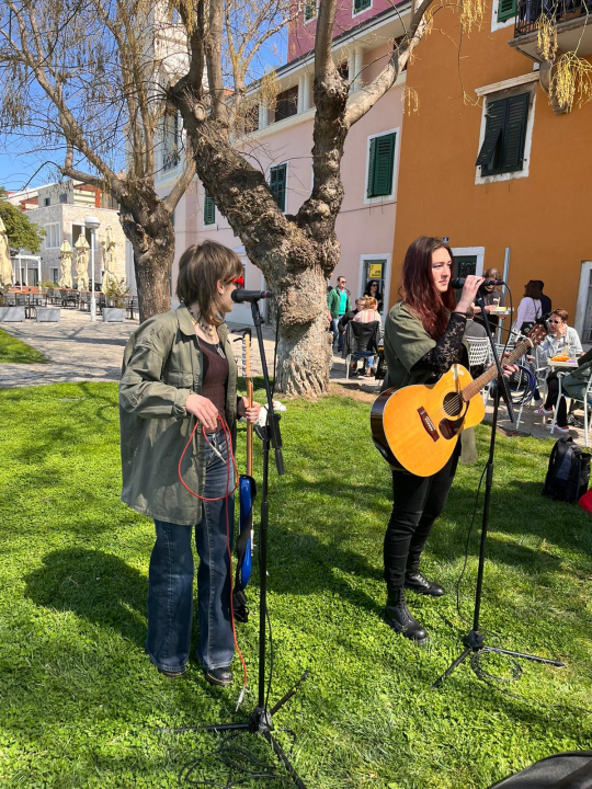 Svjetski dan umjetnosti: Ispred Azimuta svoja djela izložilo 18 umjetnika