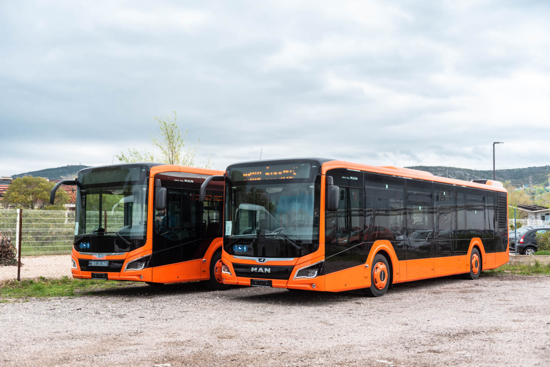 U Šibenik stigla prva dva niskopodna autobusa: 'Ovo je prijelomni trenutak ka uvođenju reda na prometnicama'