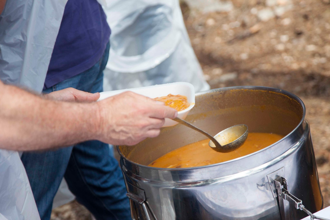 Na Skradinskom buku i na Jadriji opet besplatni fažol za Praznik rada: Svirat će i Feniksi 