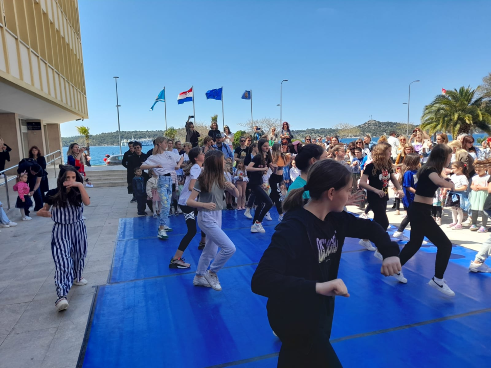 Plesne skupine Stars i Balans obilježile Međunarodni dan plesa 