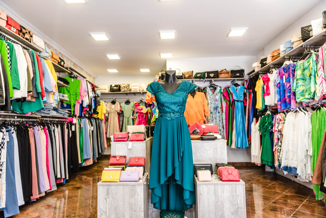 Super komade za svečane prigode pronađite u Butiku Cecily! 