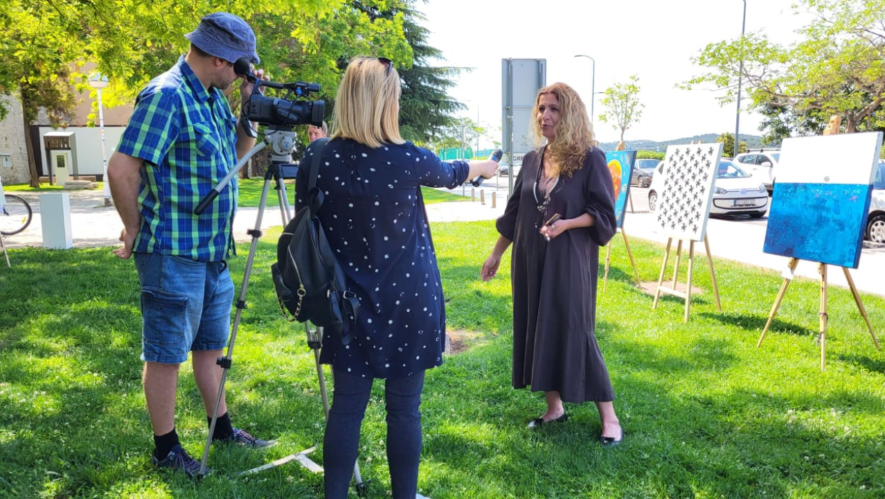 Izložba stolova: Apostolove kontra korone zamijenili apostolovi za mir