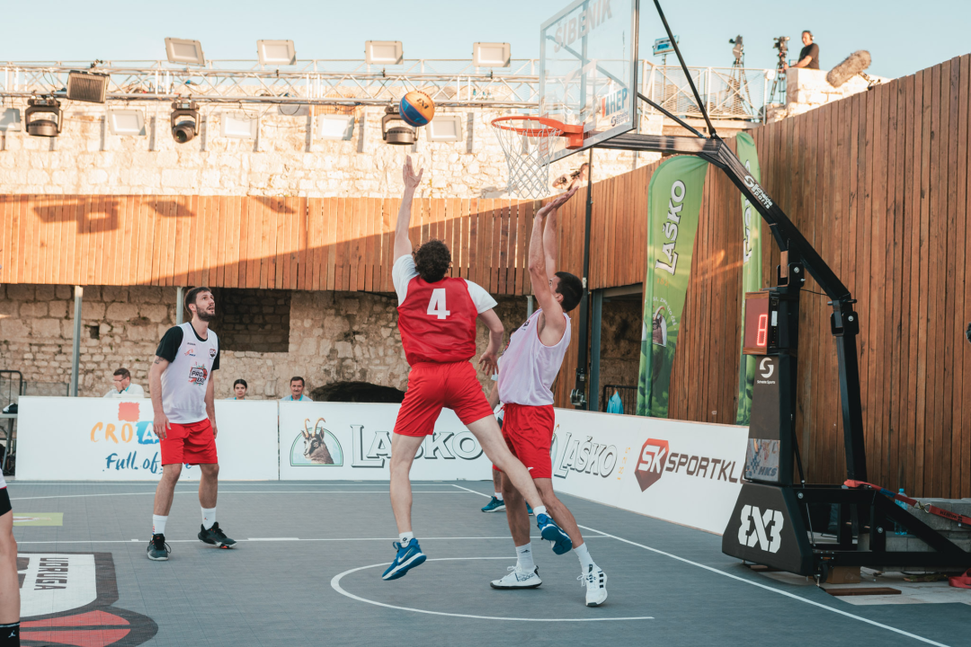 Basket se sinoć igrao na najljepšem igralištu: Tvrđava sv. Mihovila domaćin Pro 3x3 Tour-a