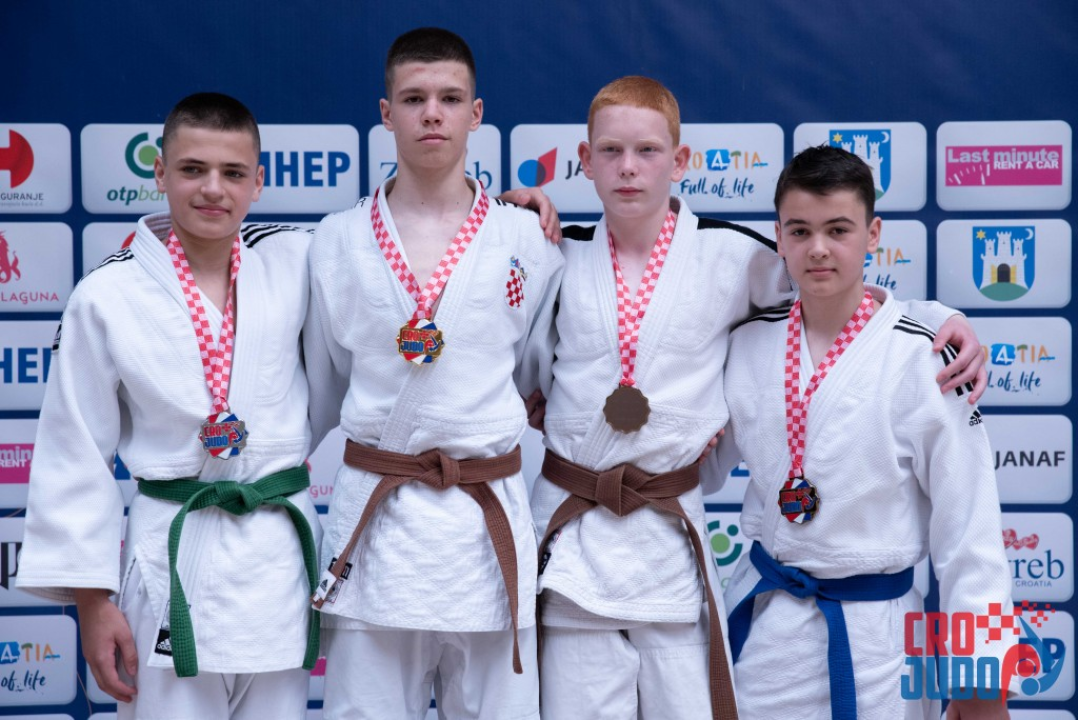 Filip Knez juniorski je viceprvak Hrvatske u kategoriji do 55 kilograma
