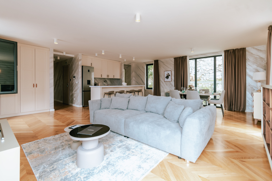 Oduševio nas je luksuz s katedralom na dlanu! Armerunov apartman jedinstven je spoj tradicije i modernog dizajna