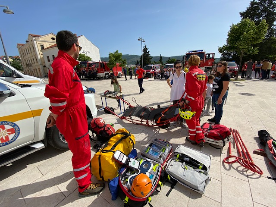 U Drnišu održana smotra operativnih snaga civilne zaštite
