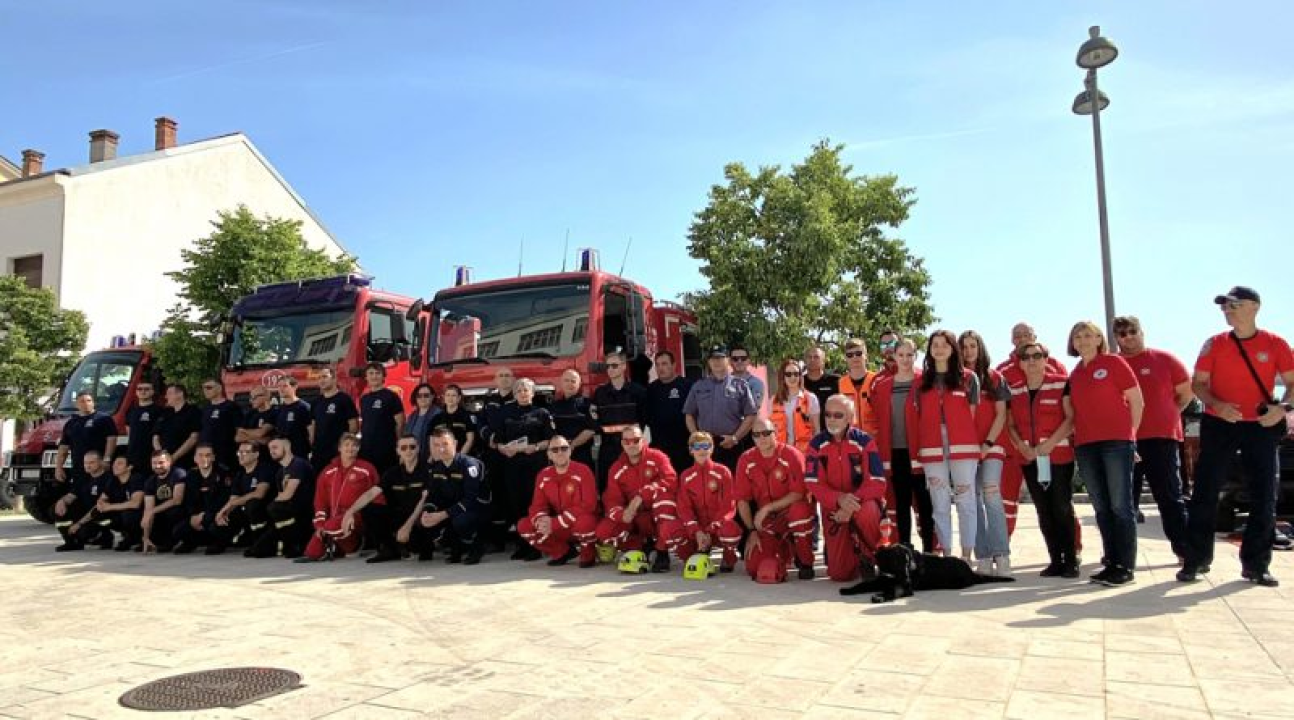 U Drnišu održana smotra operativnih snaga civilne zaštite