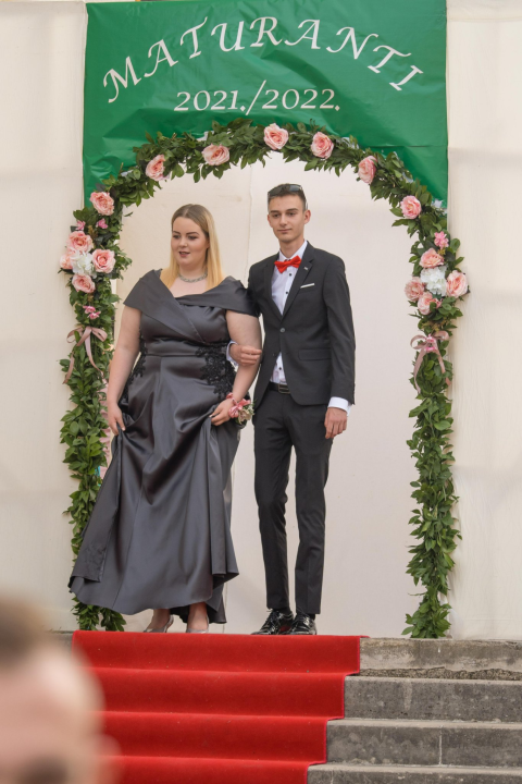 Drniški maturanti nakon dvije godine opet imali špalir na Poljani!