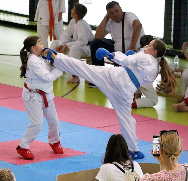 Karateke KK Šibenik 1066 još jednom zablistale: U Splitu osvojili ukupno 40 medalja 