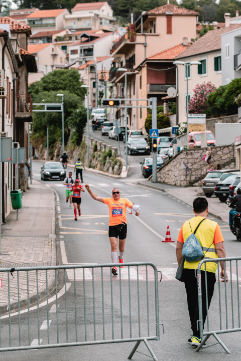 Spektakl u Šibeniku: Pivska milja je bila kao Woodstock, polumaraton završili i brojni Šibenčani