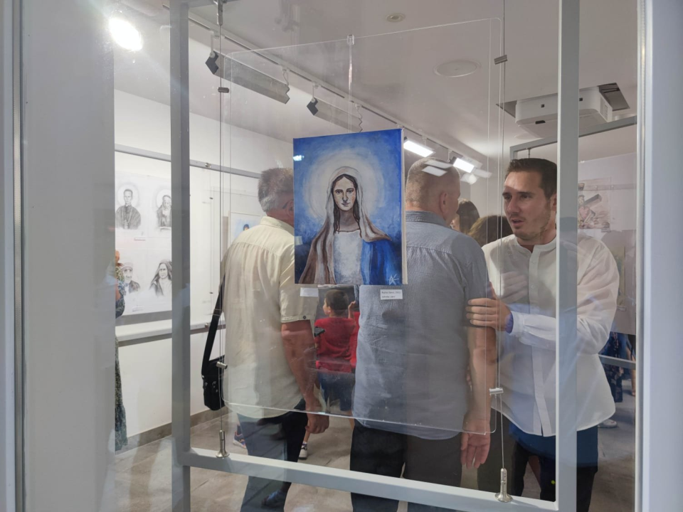 Antonela ima 14 godina, a iza nje je već jedna samostalna izložba