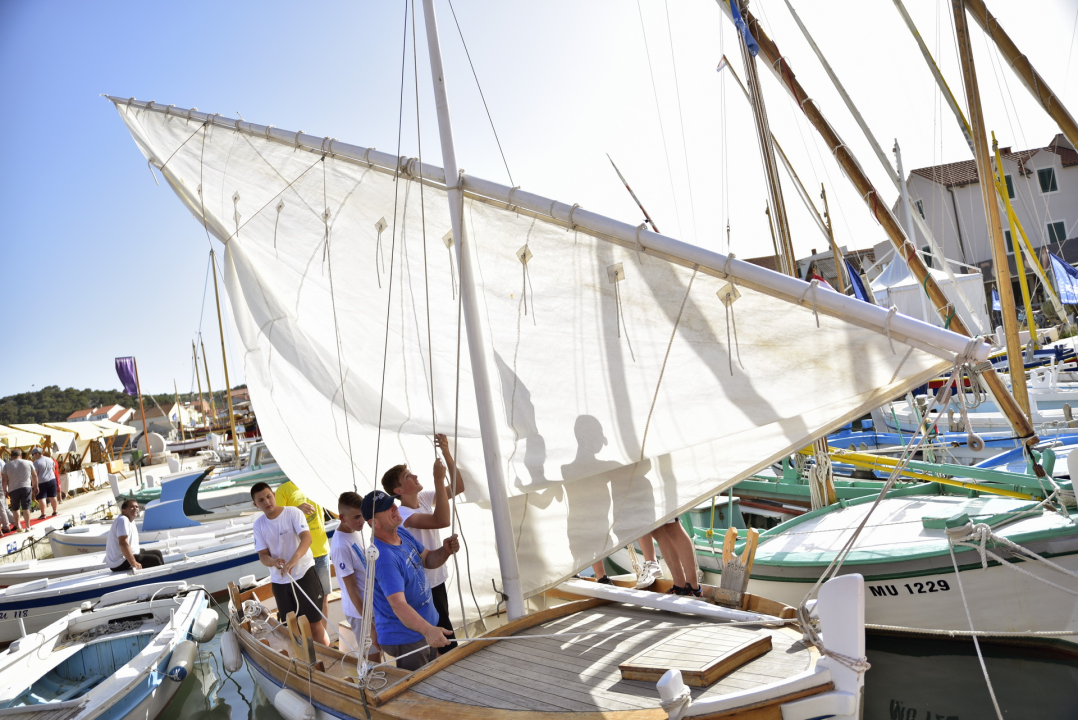Jedinstveni doživljaj: U Betini održan Sajam tradicijske drvene brodogradnje
