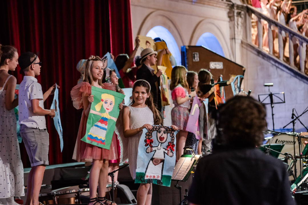 Otvoren je 62. Međunarodni festival u Šibeniku: Na svečanosti i djeca iz ukrajinskog Lavova