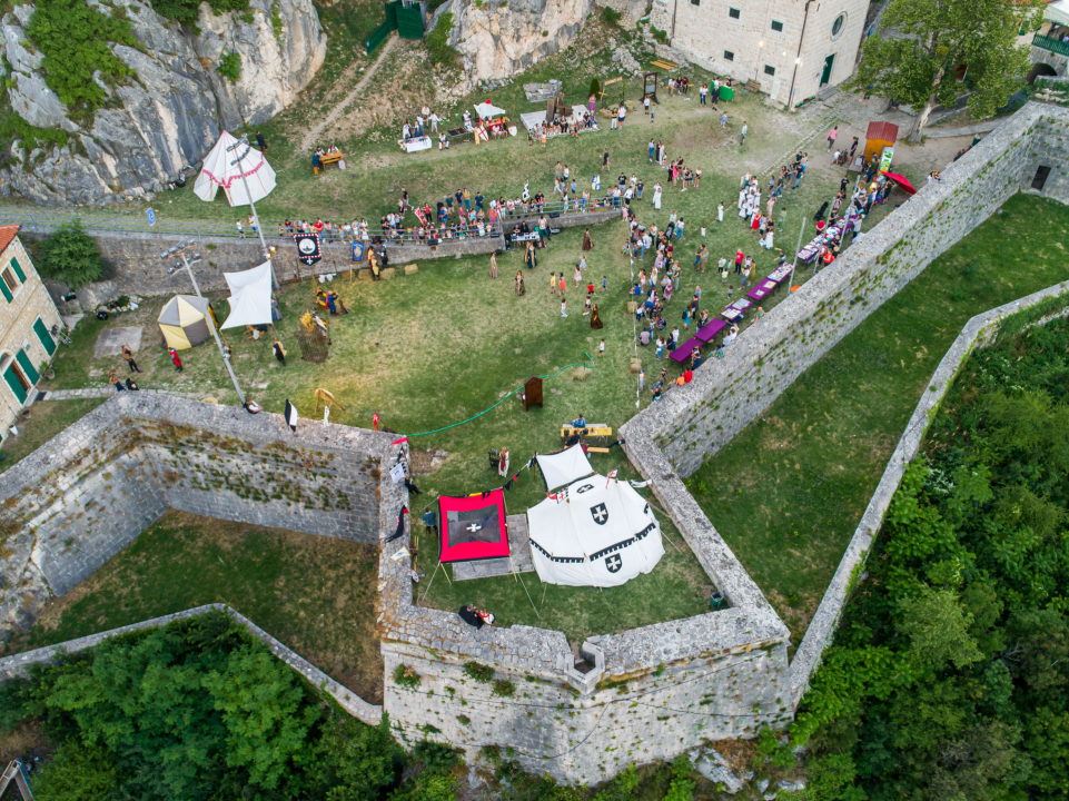 Svečani mimohod, radionice, mačevanje, vatreni show…: Završili ovogodišnji Zvonimirovi dani 