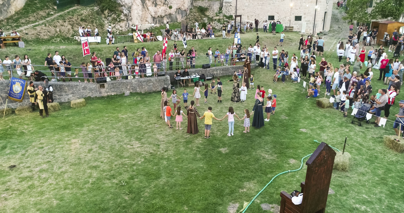 Svečani mimohod, radionice, mačevanje, vatreni show…: Završili ovogodišnji Zvonimirovi dani 