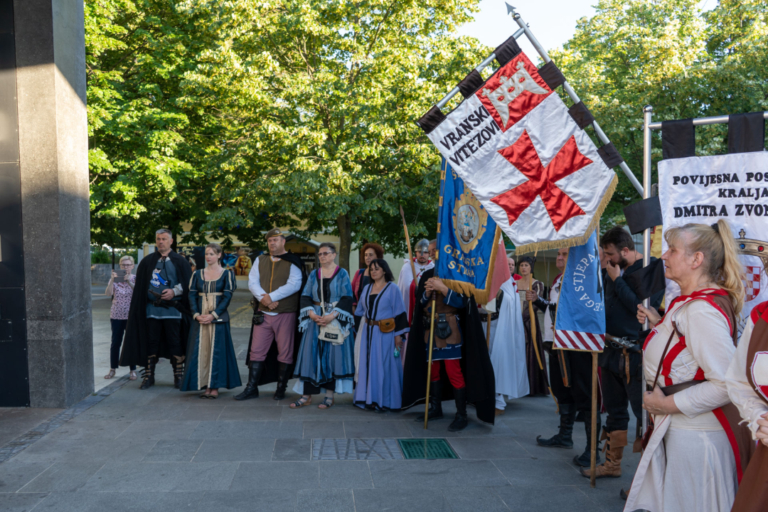 Svečani mimohod, radionice, mačevanje, vatreni show…: Završili ovogodišnji Zvonimirovi dani 