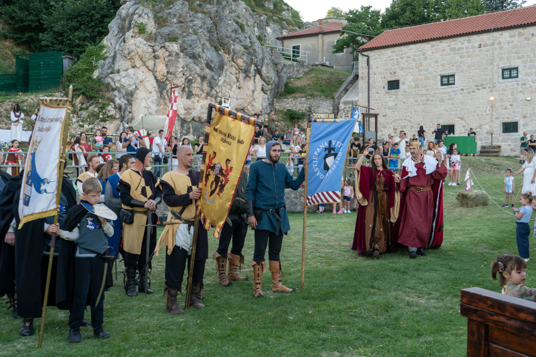 Svečani mimohod, radionice, mačevanje, vatreni show…: Završili ovogodišnji Zvonimirovi dani 