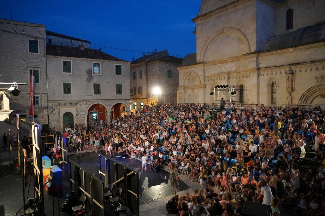 Na pola puta 62. MDF-a: Počinju teniski i nogometni turnir te plivački miting