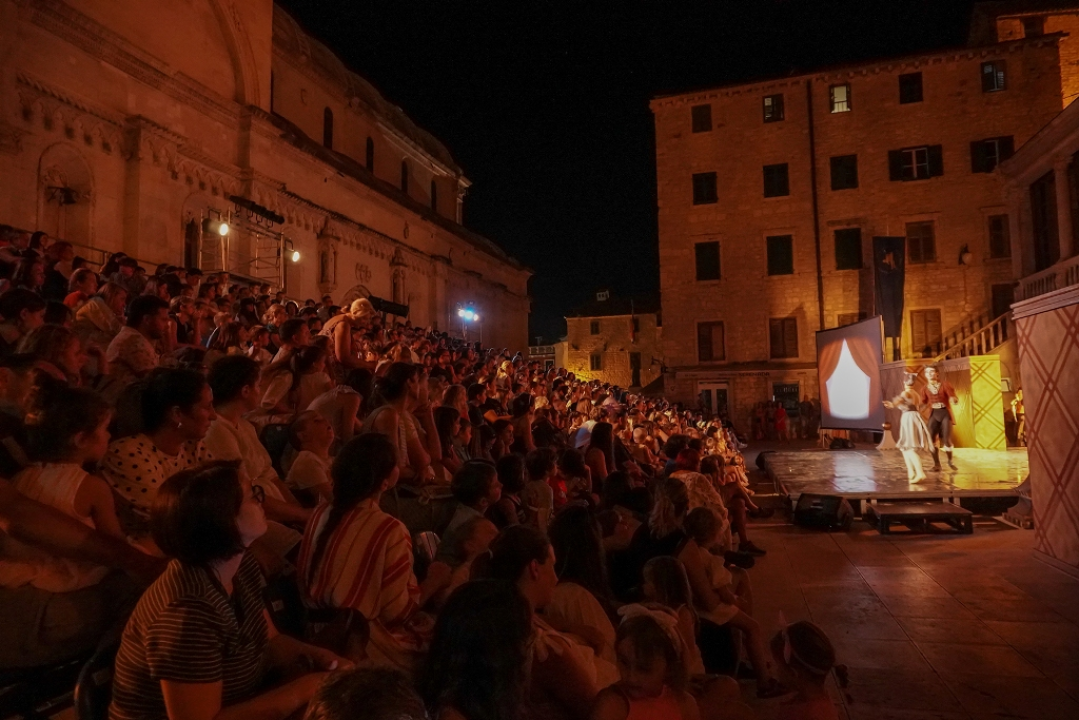 Danas na MDF-u: Sajam dječje knjige u đardinu, 'Kralj lavova' na Jadriji...
