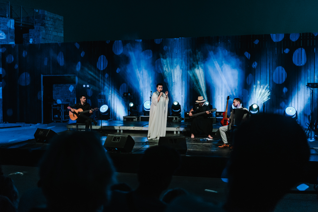 Amira Medunjanin po treći put na sv. Mihovilu: Red glazbe, red suza pa red smijeha!