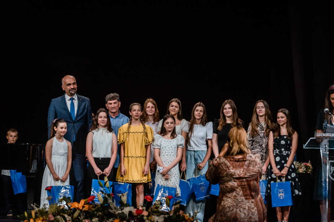 Najboljim učenicima u županiji uručene nagrade: 'Svojim trudom i radom  napravili ste nešto što vas izdvaja od uobičajenog'