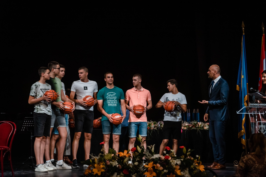 Najboljim učenicima u županiji uručene nagrade: 'Svojim trudom i radom  napravili ste nešto što vas izdvaja od uobičajenog'