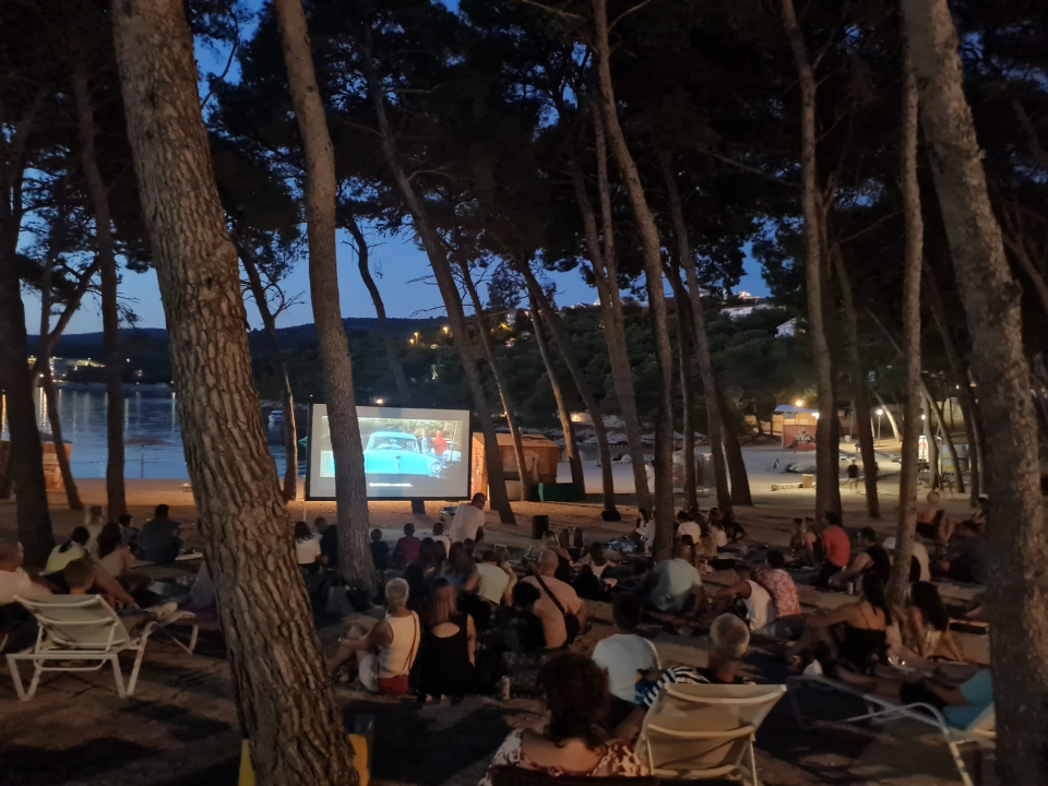 Primoštenci uživali u kinu pod zvijezdama