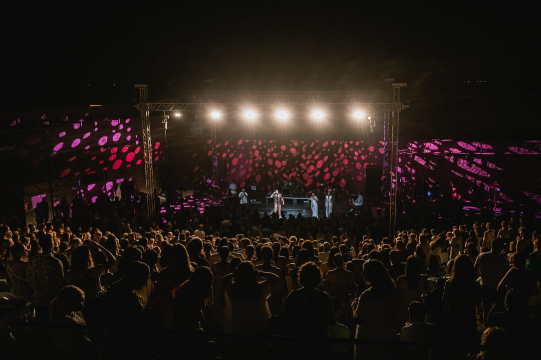 Odličan plesnjak na sv.Mihovilu uz Matiju Cveka, delirij nastao kad mu se pridružila Eni Jurišić