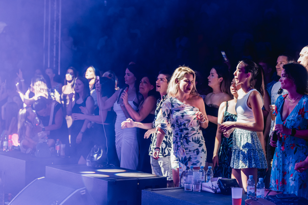 Odličan plesnjak na sv.Mihovilu uz Matiju Cveka, delirij nastao kad mu se pridružila Eni Jurišić