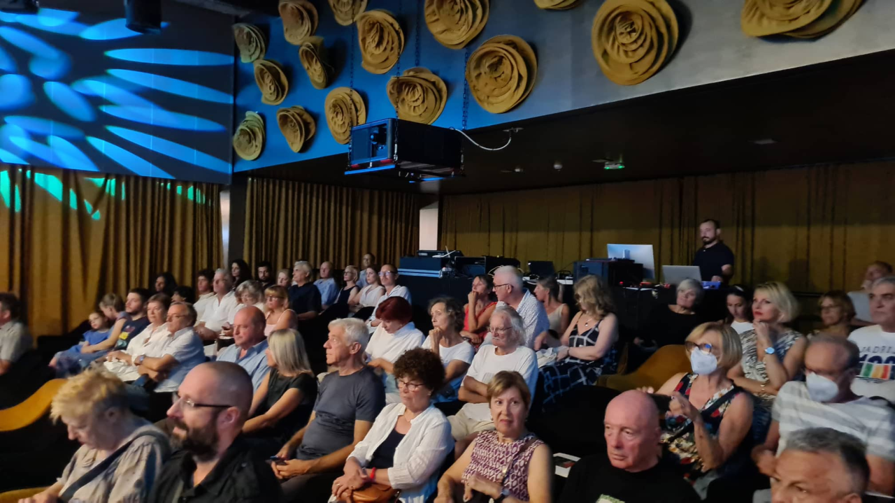 Predstavljena umjetnička sinergija  'Ko ovo more platit' povodom 84. obljetnice rođenja Arsena Dedića