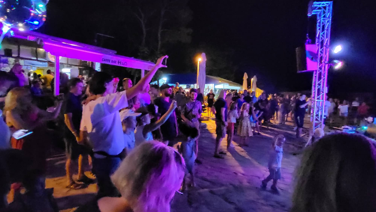 Vrhunski provod na kultnom šibenskom kupalištu: Jadrijaši znaju kako napraviti feštu!  