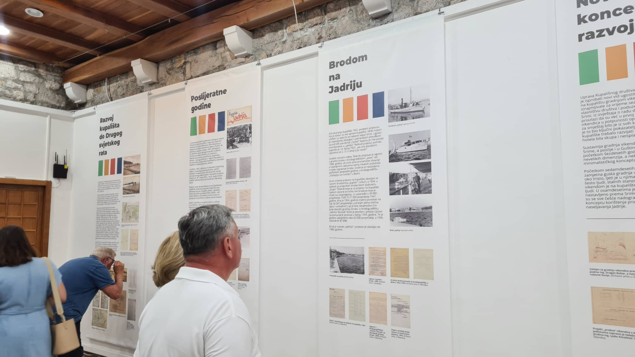 Izložba o Jadriji nije prošla bez krafni: 'Ako ljudi ne mogu tamo na kupanje, ne znaju gdje bi'