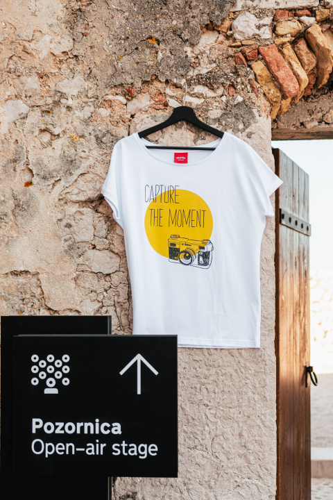 Šibenske tvrđave imaju najbolje darove i suvenire: Posteri, potići, majice, torbe, šalice i nakit, sve unikatno i maštovito!