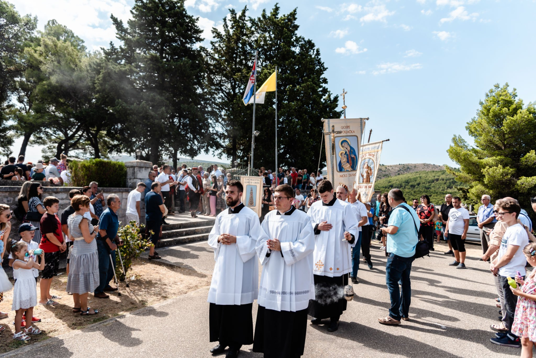 Održana i svečana procesija: Središnju misu predvodio šibenski biskup Tomislav Rogić