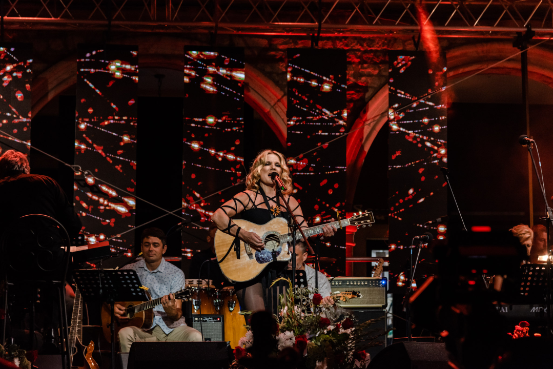 Dok žiri bira pobjednike i dok se zbrajaju glasovi publike, pogledajte fotografije svih izvođača 25. Šansone