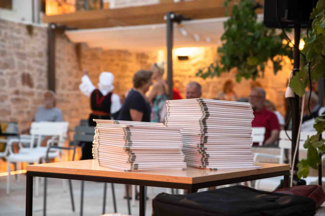 U kući Šare svečano proglašeni laureati zaslužni za 100 godina zlarinskog turizma