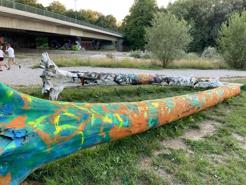 Svi umjetnici oslikavali zid, samo Zvonimir Vila stablo: 'Zakasnio sam'