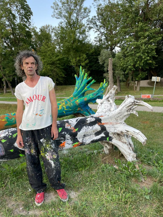 Svi umjetnici oslikavali zid, samo Zvonimir Vila stablo: 'Zakasnio sam'