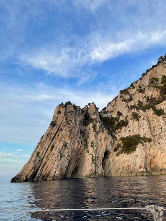 Bili smo na Palagruži, Lastovu, Proizdu i Biševu: Plaže na kopnu su ok, ali ništa se ne može usporediti s jedrenjem oko dalmatinskih otoka