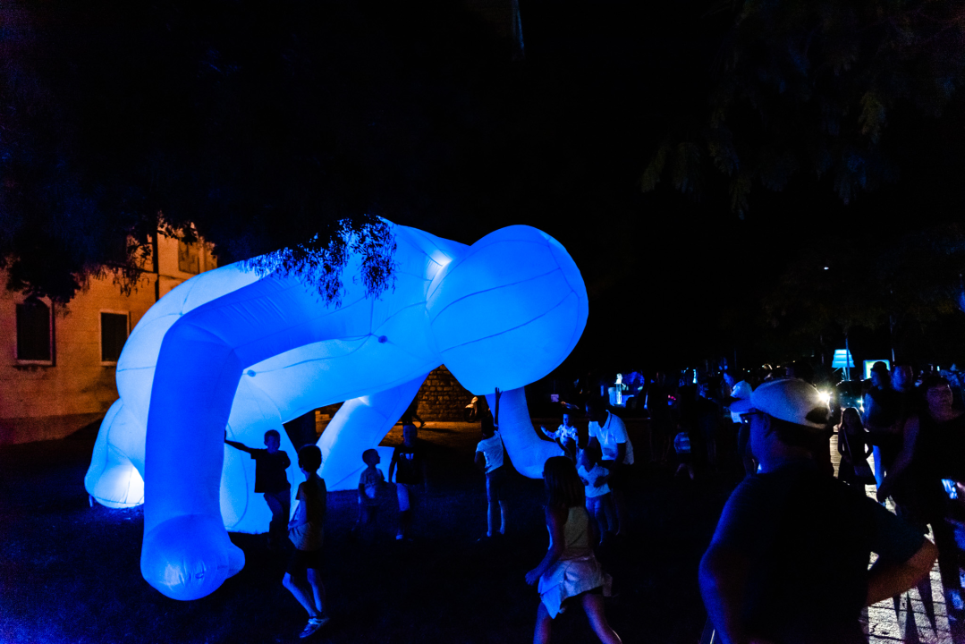 Šibenik 'obojan' u plavo: Vatromet i svjetlosni spektakl za veliku obljetnicu 