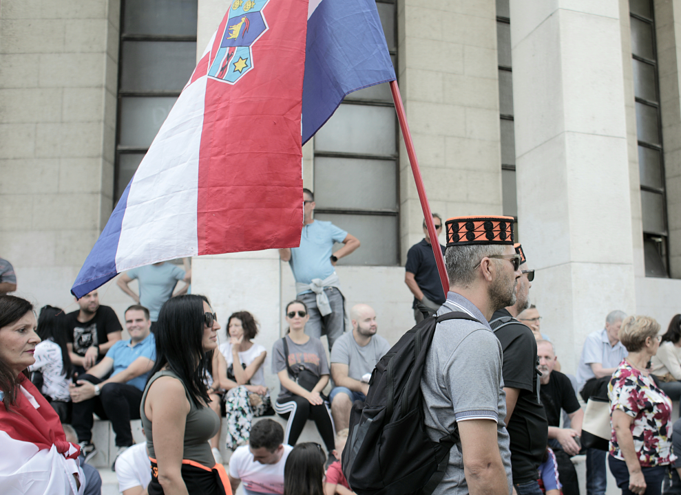 Prosvjed protiv Vlade u Zagrebu: Ima i šibenskih kapa