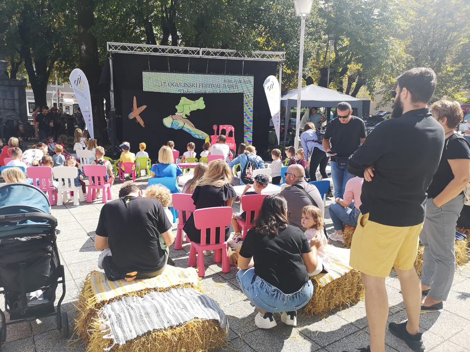 Održano jesensko izdanje Ogulinskog festivala bajke: Sudjelovali izvođači i iz naše županije