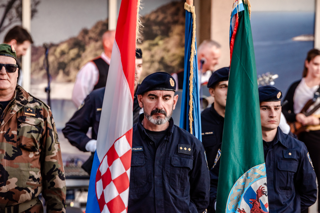 Uz pidoće i klapu u Šibeniku obilježen Dan hrvatskih branitelja: 'U slobodi smo se više dijelili nego spajali'